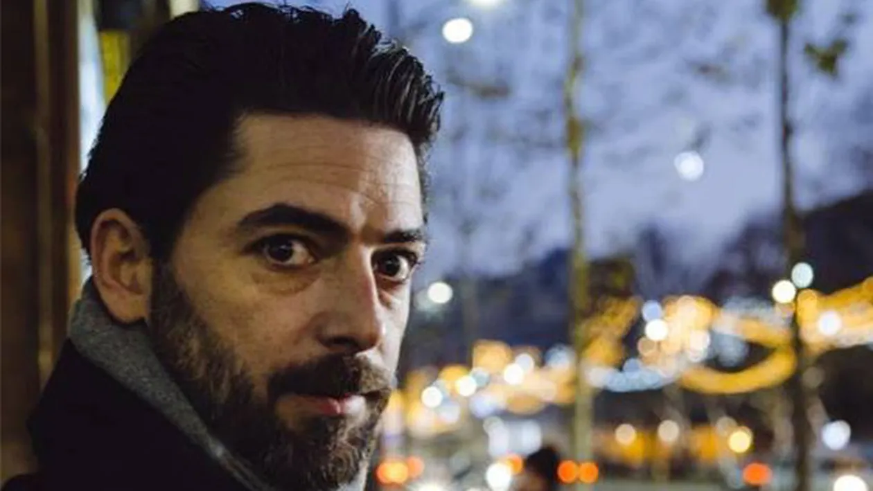 Sigur ţi-l aminteşti din telenovelă! Dan Bordeianu păstrează ”distanţă” faţă de… soţia şi bebeluşa lor!