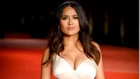 Sânii nu i-au încăput în rochie! Salma Hayek şi-a pus fanii pe jar la ultima apariţie