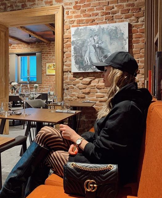 Carmen Ioana, una dintre celebrele vloggerițe din România
