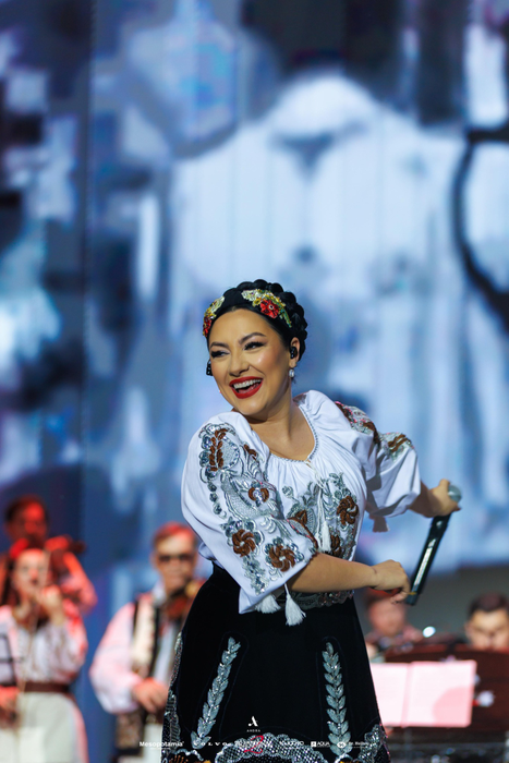 Fanii au crezut că nu văd bine: „Te plimbi prin Sevilla și dai de Andra Măruță”. Așa ceva…