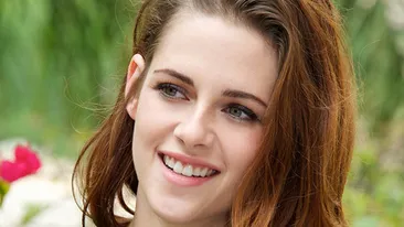 Kristen Stewart a uimit o lume întreagă cu această reacţie! Cum i-a vorbit actriţa unui paparazzo: Eşti de...
