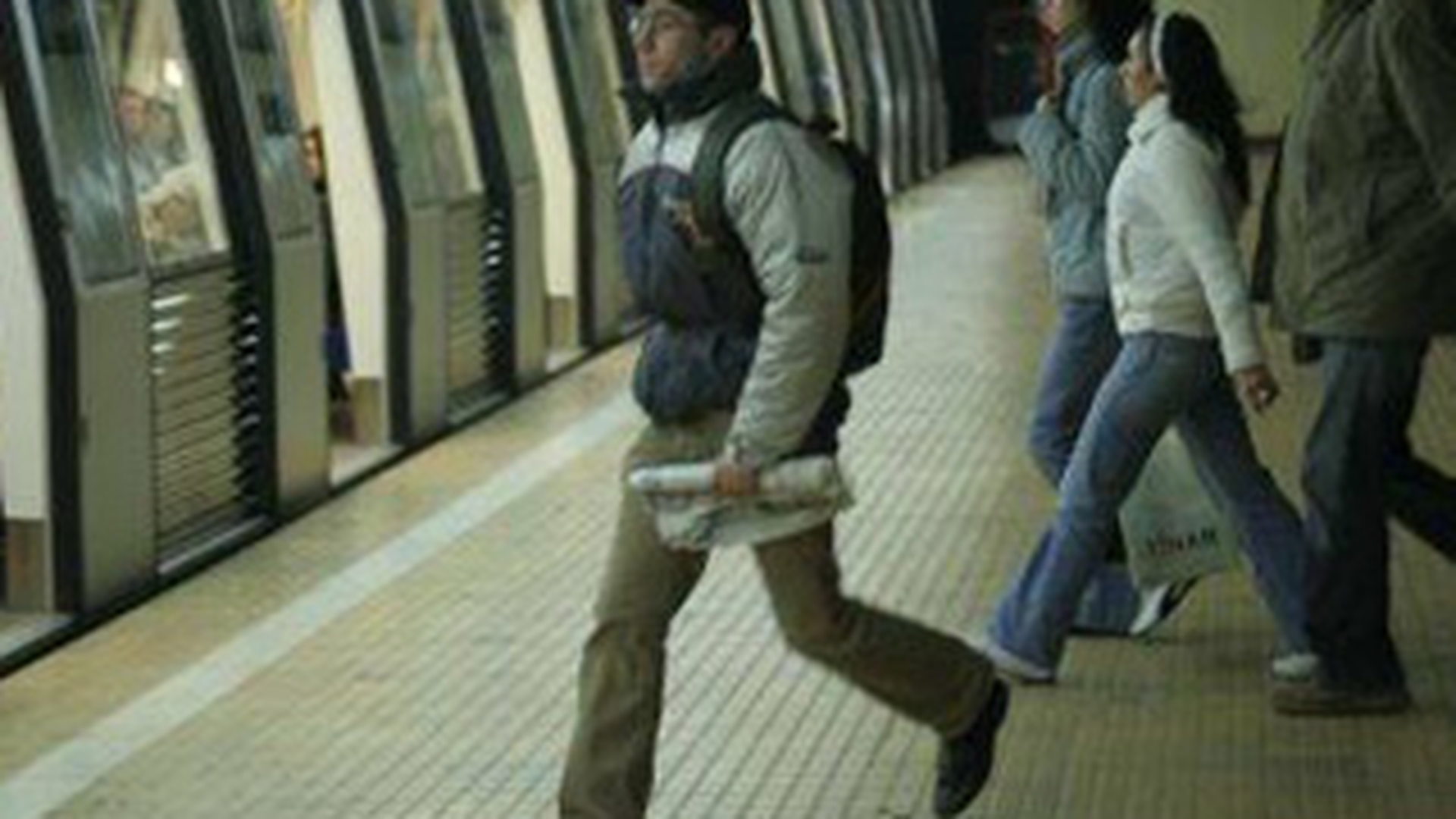 Din ianuarie, veti putea cumpara cartele de metrou cu cardul