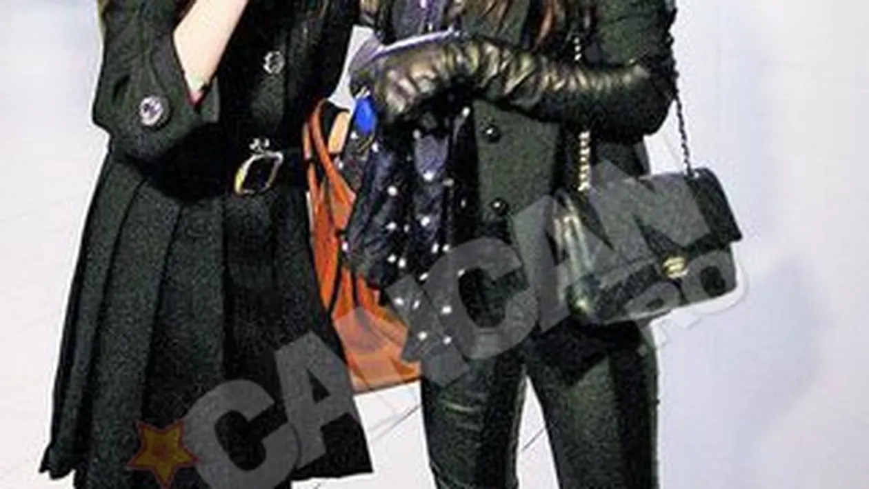 Moni face sarbatorile in Romania! S-a intors pe nepusa masa