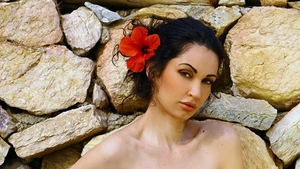 Sotul ei este milionar, insa Nicoleta Luciu se tocmeste ca la piata pentru cosmetice!”Eu cu astea trebuie…”