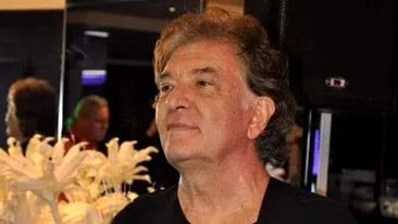 Viața tumultoasă a lui Iulian Mugurel Vrabete de la Holograf. Părăsit de amanta cu 32 de ani mai tânără, se împăcase cu soția după un episod controversat