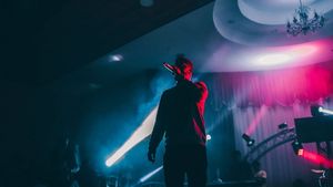 Pandemia a crescut tarifele vedetelor! Cât cer artiștii români pentru un show complet? Florin Salam, Jador sau Pepe sunt unii dintre cei mai bine plătiți