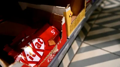 Internetul, în delir după jaful cu KitKat. Glumele care au cucerit rețelele în acest weekend