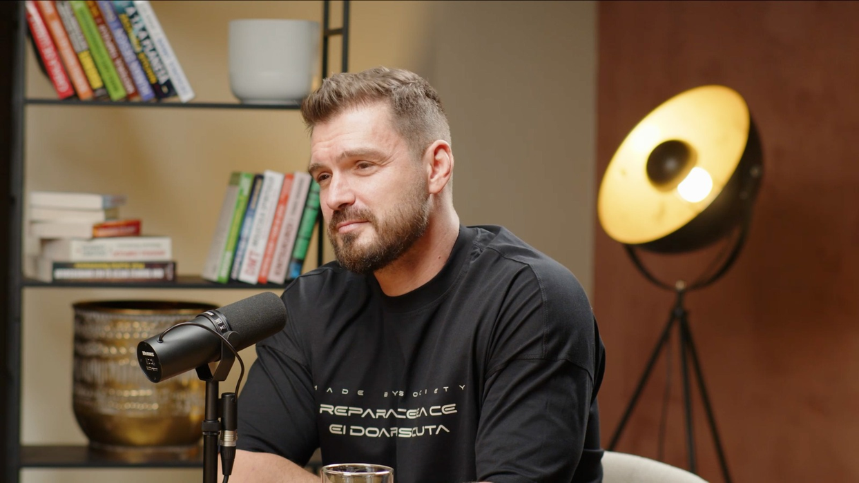 Victor Slav a răbufnit în fața lui Bogdan Vlădău. S-a lăsat cu plâns: ”Durerea îți provoacă cicatrici”