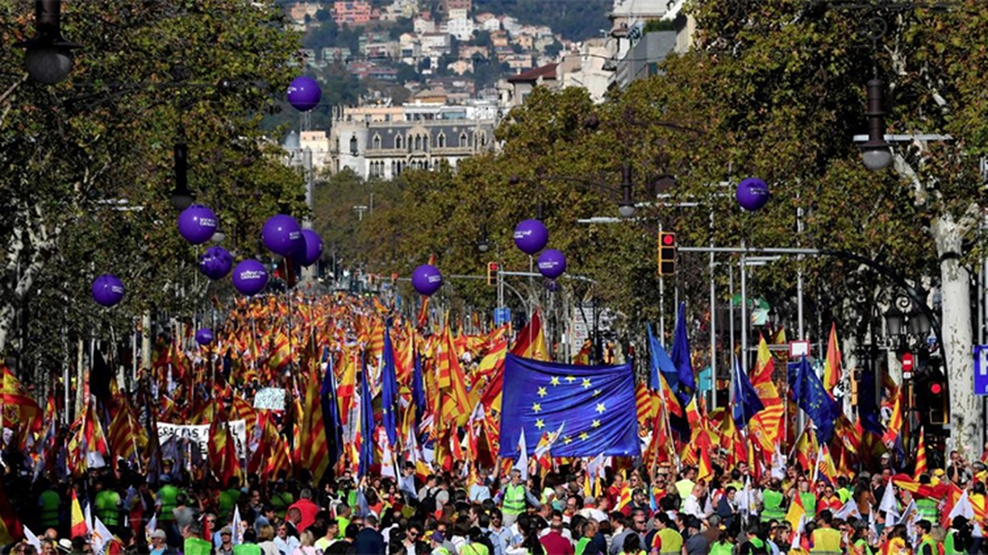 Miting uriaş la Barcelona! 300.000 de oameni, pe străzi