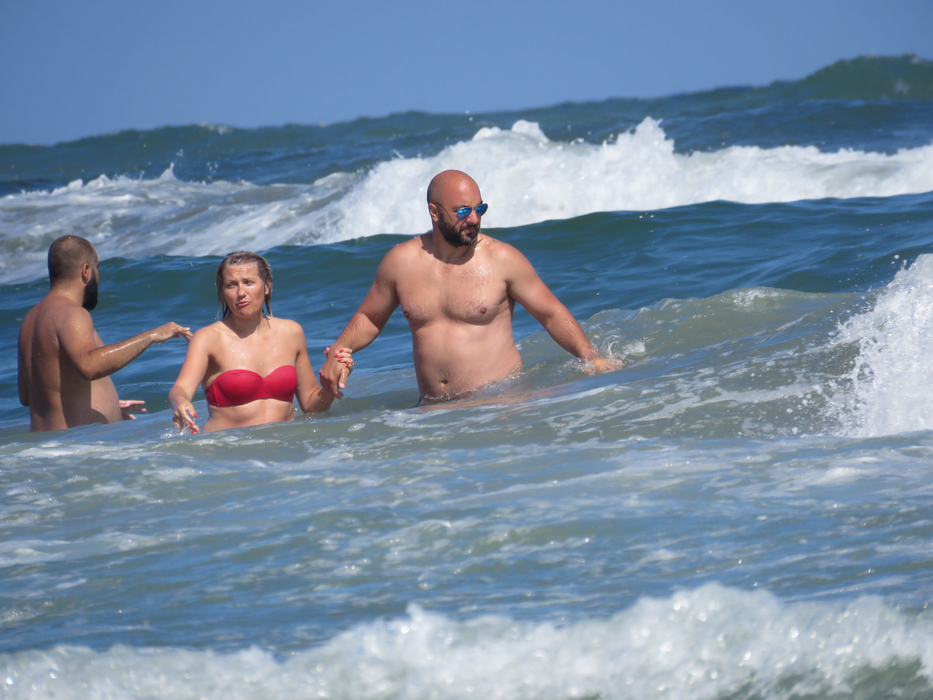 Mirela Vaida și soțul s-au aventurat în mare