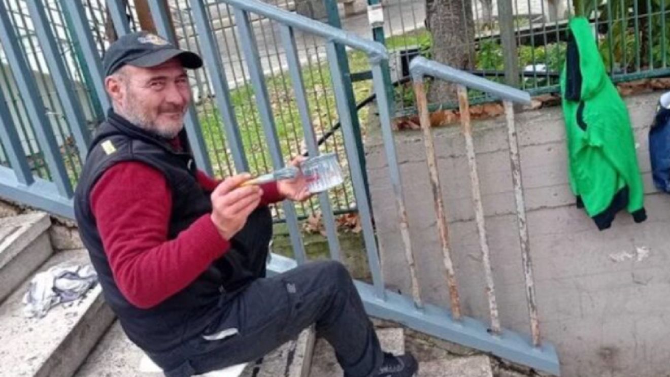 El este Ion, românul care a devenit erou în Italia. Presa străină a numit fapta sa drept ”minune de Crăciun”