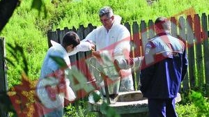 Un tanar pompier s-a spanzurat cu cravata in casa unui coleg