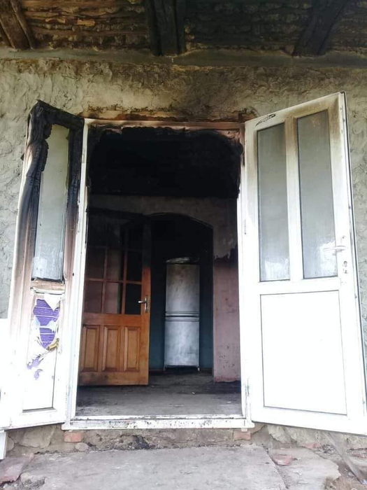 Strigăt de ajutor pentru Andrei, un tânăr mutilat care își crește de mic frații după ce părinții i-au părăsit. Casa le-a luat foc