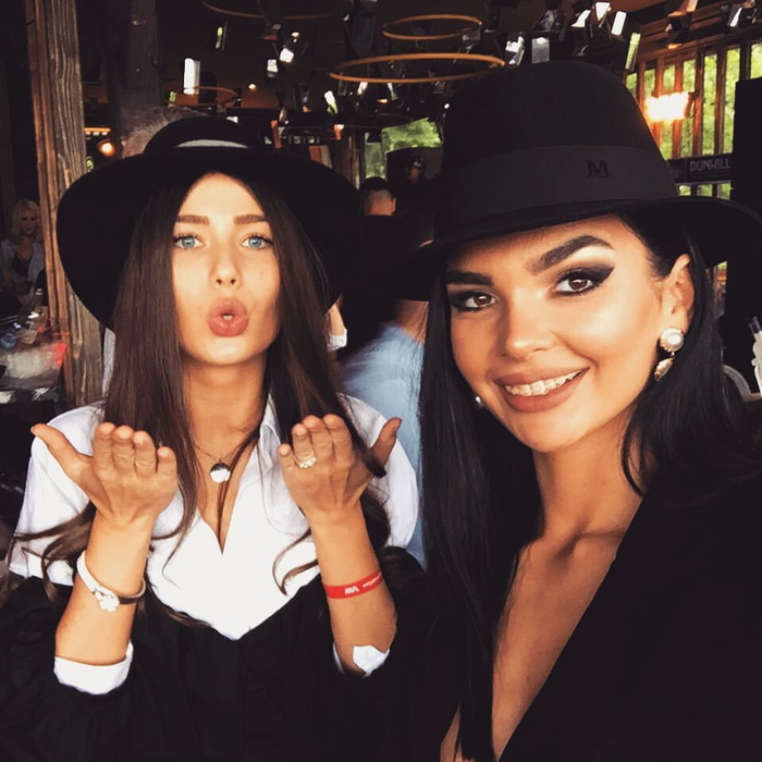 Andreea şi Maria sunt ca două surori