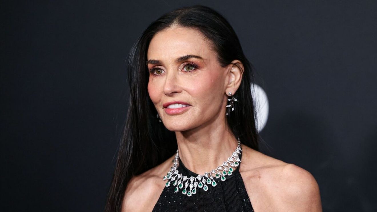 Demi Moore, o adevărată apariție la Milano! Tunsoare bob și o ținută integral din piele la show-ul Gucci