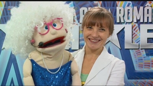 O tipă ventriloc a făcut show maxim la "Românii au talent"! Bartoş i-a sărutat bunica pe gură! Vezi ce s-a întâmplat!