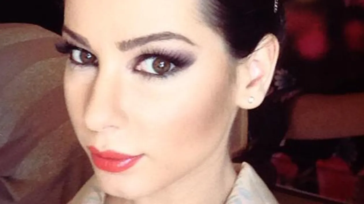 Iuliana Luciu, complet goala pe internet! Imaginea care a facut deliciul barbatilor. Cum s-a pozat asistenta TV