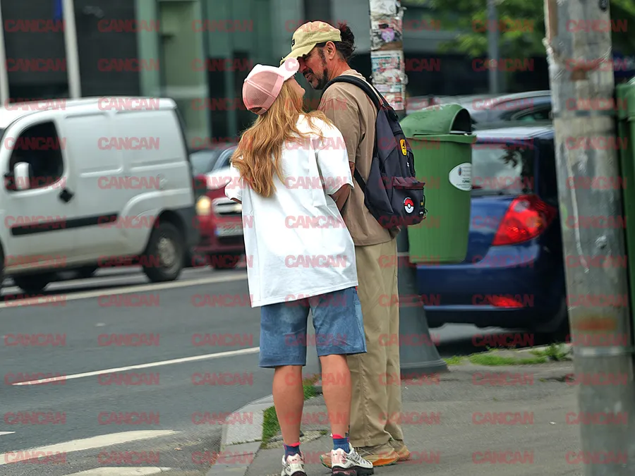 Delia și soțul ei, Răzvan Munteanu, sătururi la semafor.