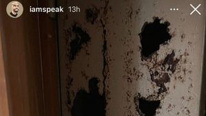 Speak și Ștefania, vacanță de coșmar! Ce au găsit în camera de hotel unde s-au izolat după ce au luat COVID