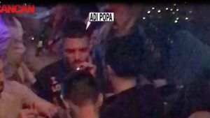 Adi Popa, revenire spectaculoasă în club! S-a zbenguit ca pe teren, doar că țigara nu i-a lipsit din gură!