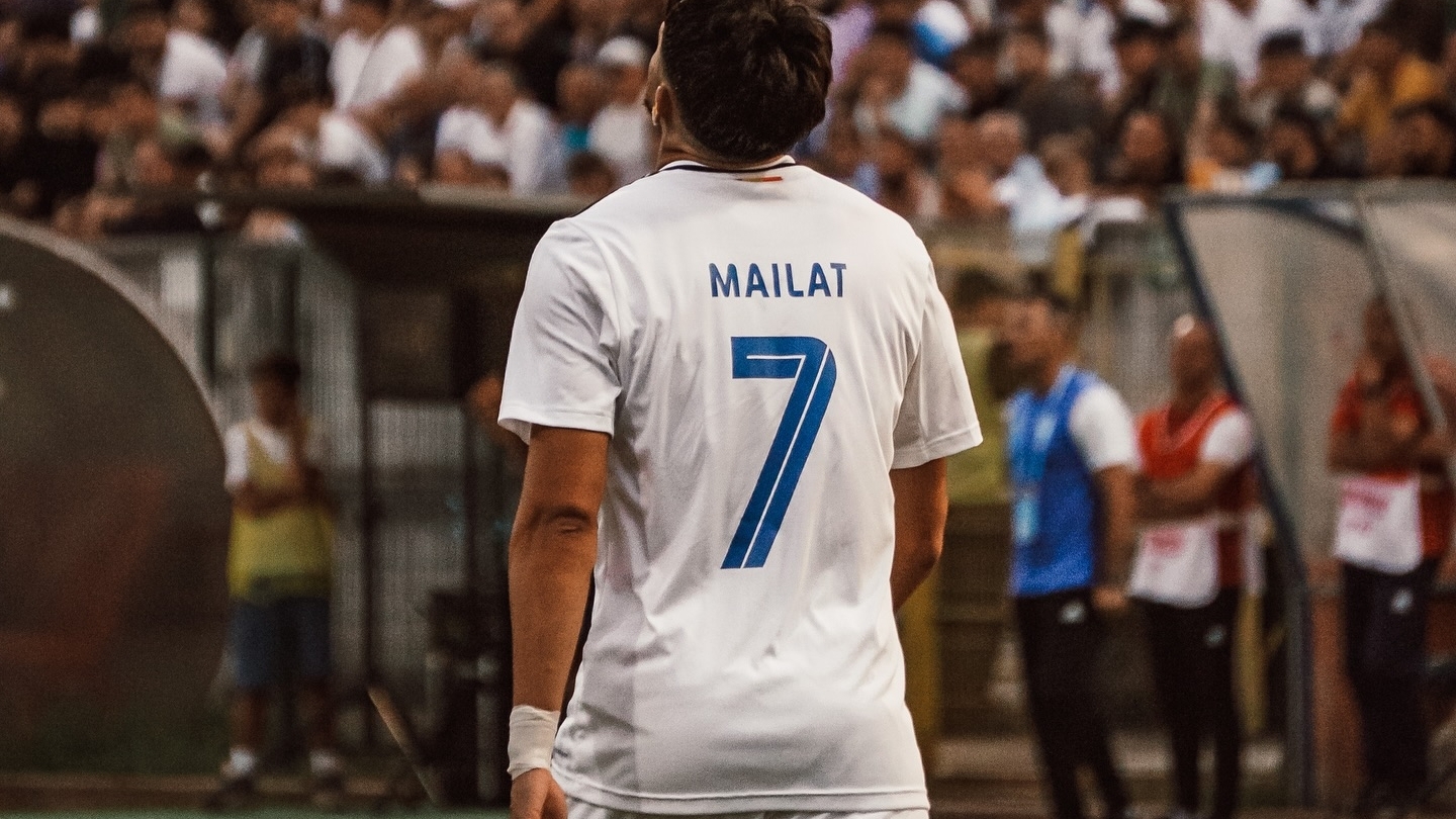 Fata cu delfinii" din viața lui Sebastian Mailat: povestea de dragoste care l-a însoțit pe fotbalist în carieră, de la Timișoara la Seul și Botoșani