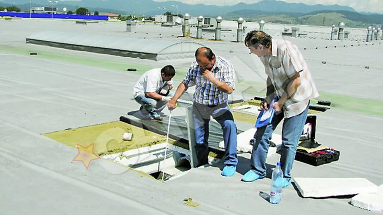 Hotii au multa imaginatie! Jafuri prin acoperis