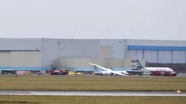Pasagerii au trecut prin momente terifiante: trenul de aterizare al unui avion a cedat pe aeroportul din Amsterdam