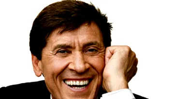 Scene demne de Caragiale cu Gianni Morandi inainte de inceperea concertului de la Sala Palatului! Agatat de un bisnitar care a vrut sa-i vanda un bilet la show-ul lui