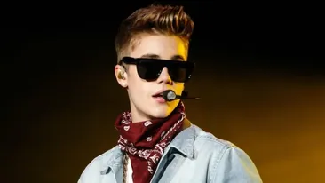 Politistii au avut un SOC IMENS cand au intrat in avionul lui Justin Bieber! Pilotul a zburat cu masca de gaze pe fata