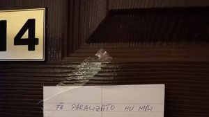Mesajul incredibil lăsat de o vecină, unei femei gălăgioasă în timpul partidelor de amor