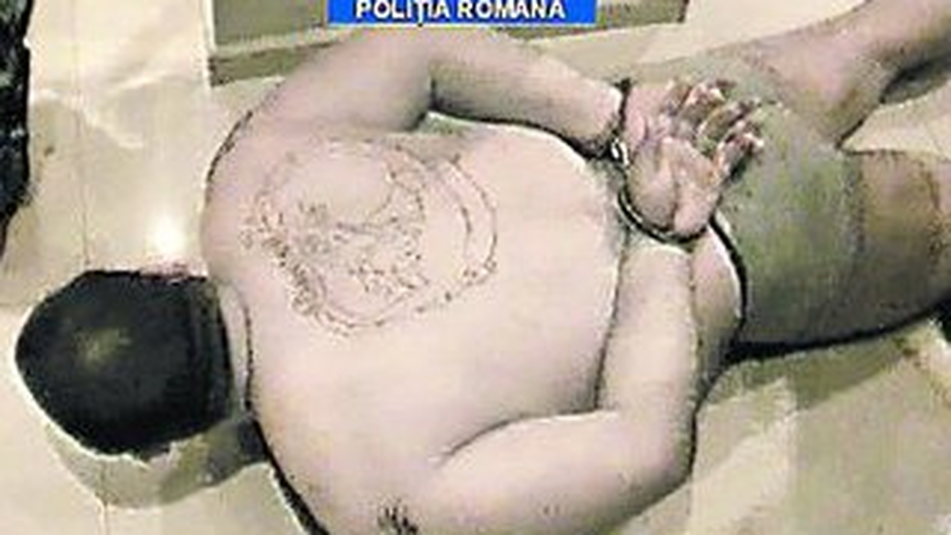 Descinderi in forta la Prahova! Arsenal de razboi in casele romilor
