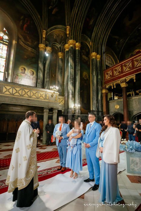 Luis Lazarus și-a botezat fiul! Imagini de la creștinarea micuțului Eric Lucas