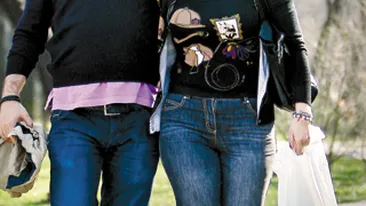 Iuliana Marciuc a primit un SMS de la iubitul ei Adrian Enache de Ziua Indragostitilor!