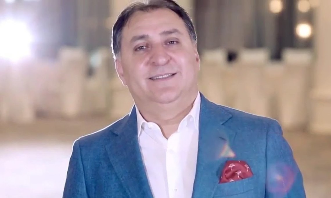 Frații lui Vali Vijelie muncesc pe brânci pentru un colț de pâine