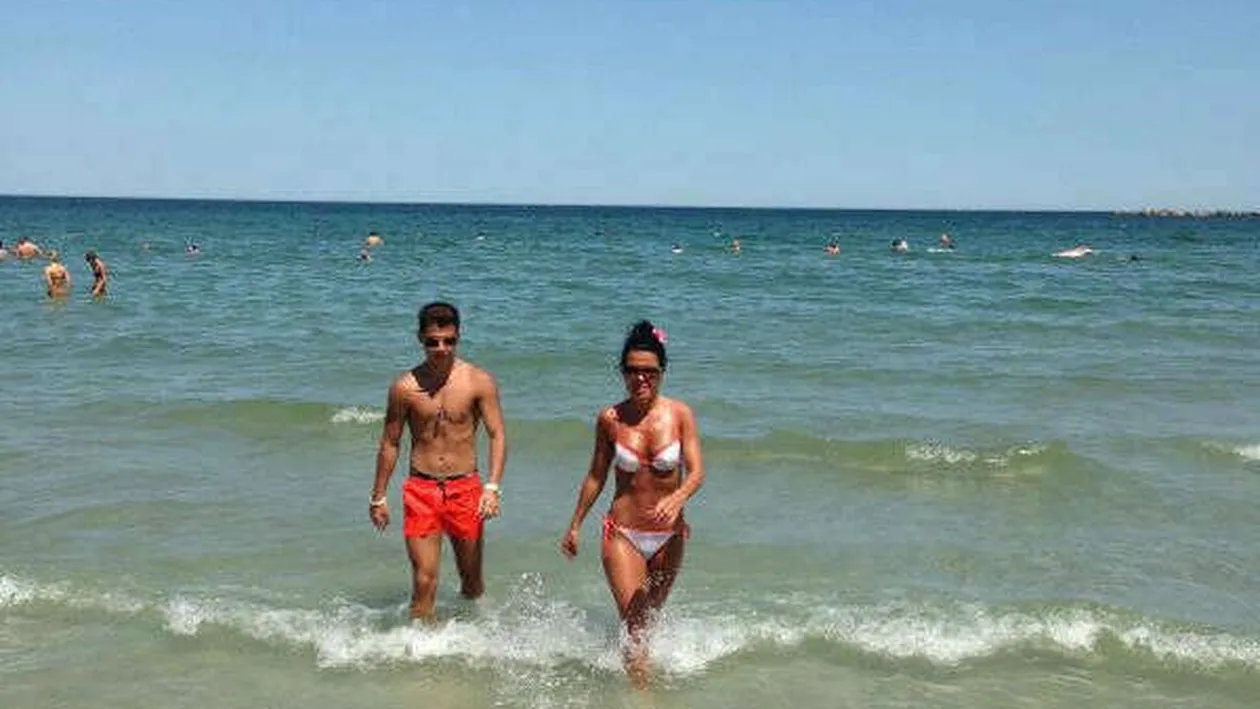 Unul dintre cei mai temuti romani are cea mai sexy soacra! Vezi cum arata la 41 de ani, abia iesita din valurile marii!