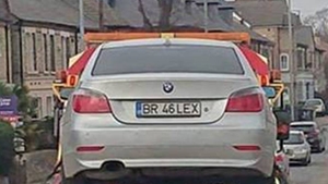 Fabulos! Ce a putut să pățească în Anglia un șofer român, cu o mașină cu număr de Brăila