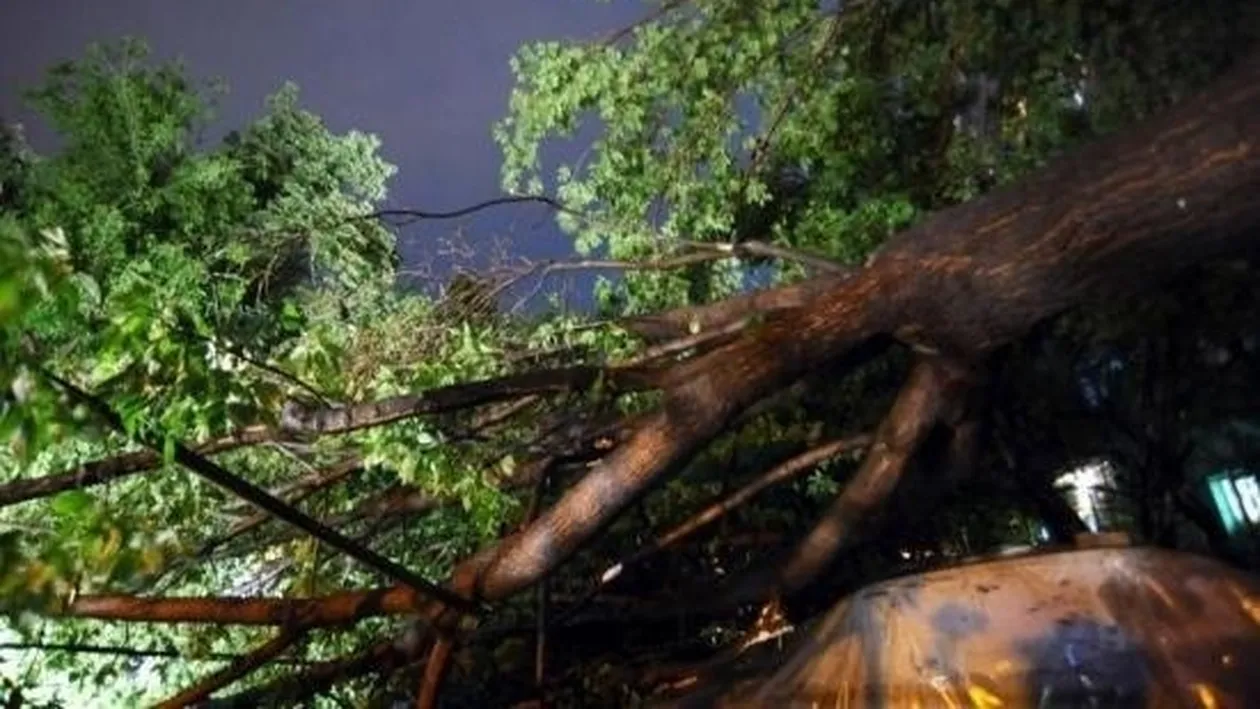 Alertă meteo! Vremea se va strica în întreaga ţară! Cod galben de furtuni cu ploi abundente