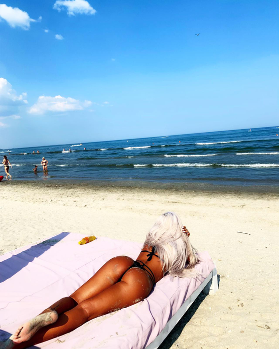 Loredana Chivu, cel mai bombat posterior din showbiz