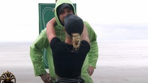 Amantlâc la Desafio. Ian a "marcat" la Delia la Desafio, dar are iubită acasă