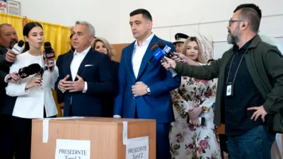George Simion, către polițistul care i-a interzis să facă declarații în secția de vot: „Nu e frumos ce ați făcut”