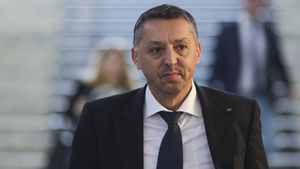 Cine este Oana, soția ministrului Educației, Daniel David. Are 44 de ani