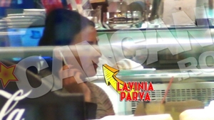Probleme in Paradis? Lavinia Parva, trista si ingandurata la o intalnire cu un prieten!