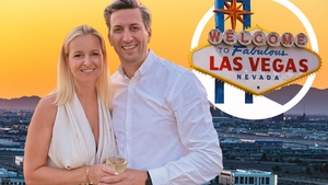 Povestea fabuloasă a căsătoriei lui Cosmin Stan în Las Vegas! Vedeta PRO TV a scos inelul la sigur! A dus-o în turn și a amețit-o-n mașinuțe!