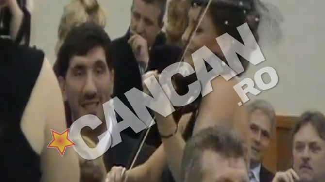 VIDEO Sotia lui Ionut Dolanescu i-a facut dedicatii la ureche fostului mare baschetbalist Ghita Muresan! Vezi cum s-a induiosat gigantul cu suflet de copil