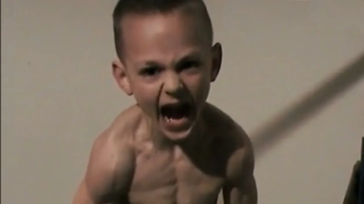 Îți mai aduci aminte de Giulano Stroe, cunoscut drept „micul Hercule?” Ce s-a întâmplat cu el, acum