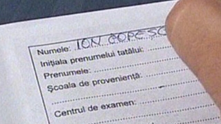 30 de elevi din Pitesti s-au semnat pe foile de examen de la BAC cu numele folosit de profesor drept model!
