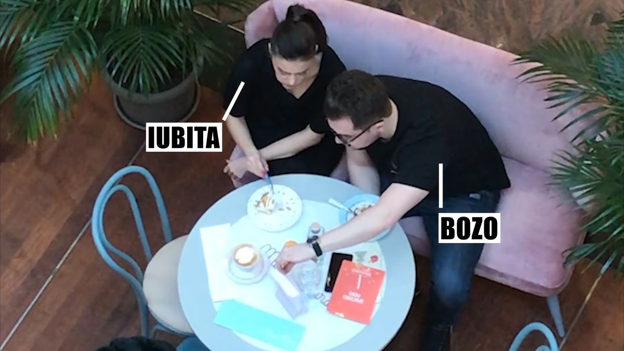 Bozo și iubita, la o prăjitură