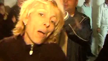 O femeie a vrut sa-si arunce fetita de la balconul unui hotel din Mamaia!