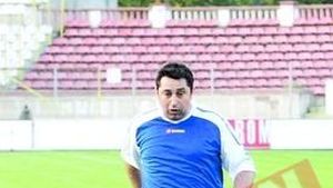 Ex-ministrul de interne si-a luat echipa de fotbal