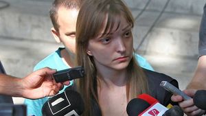 LIDIA, fiica lui CORNELIU VADIM TUDOR, tinteşte fotoliul de deputat!